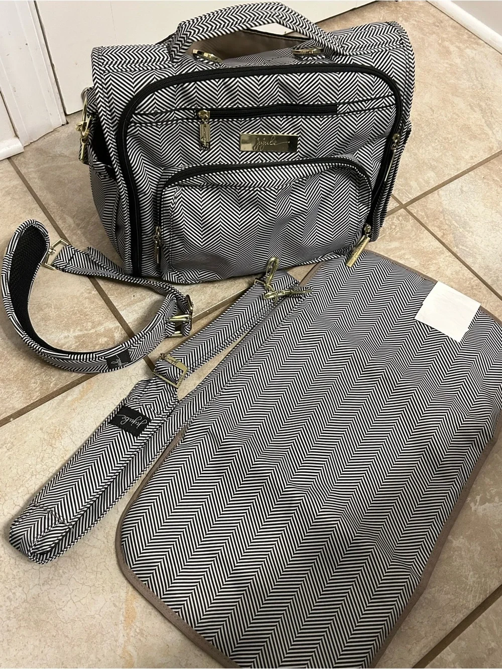 JuJuBe B.F.F. Convertible Diaper Bag Queen of the Nile Chevron Backpack Set